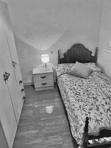 Foto de dormitorio en un piso en alquiler
