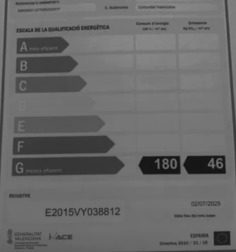 Foto de certificado energético en un piso en alquiler