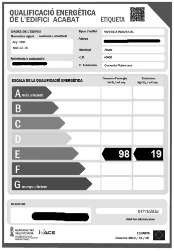 Foto de certificado energético en un piso en alquiler