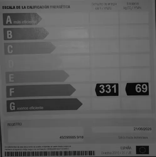 Foto de certificado energético en un piso en alquiler
