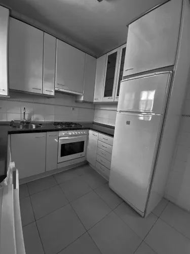 Foto de cocina en un piso en alquiler