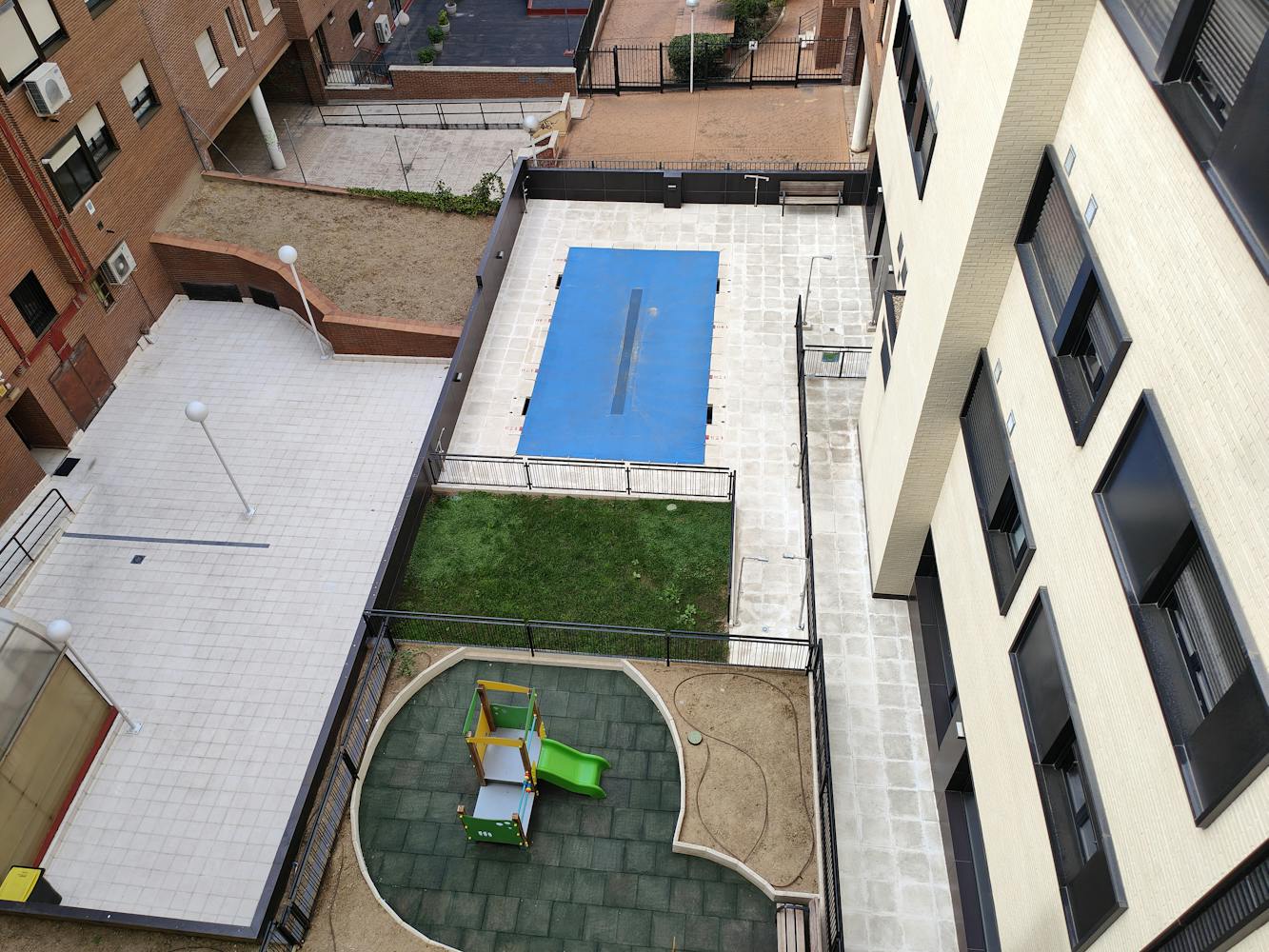 Photo of the pool in a flat for rent