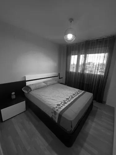 Foto de dormitorio en un piso en alquiler