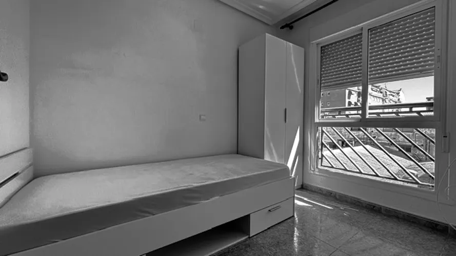Foto de dormitorio en un piso en alquiler