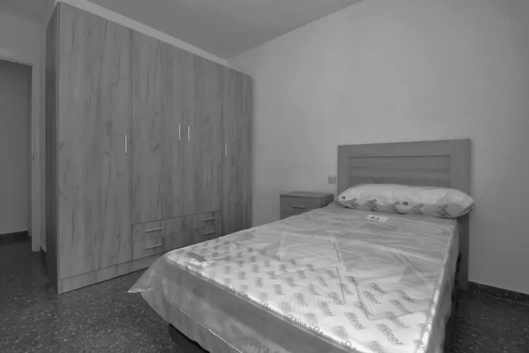 Foto de dormitorio en un piso en alquiler