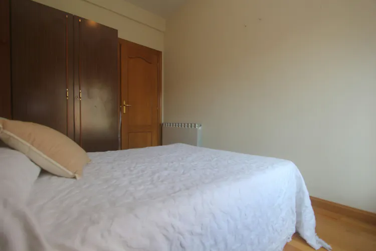 Foto de dormitorio en un piso en alquiler