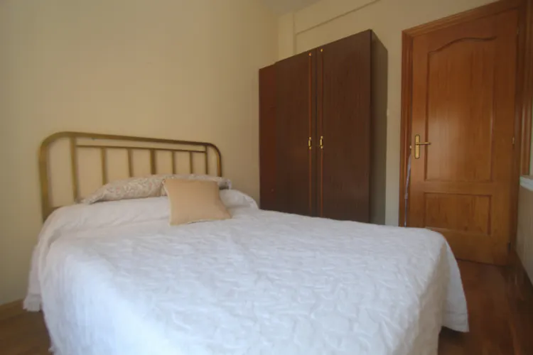Foto de dormitorio en un piso en alquiler