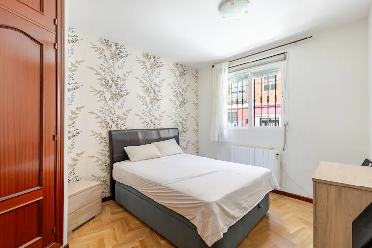 Foto de dormitorio en un piso en alquiler