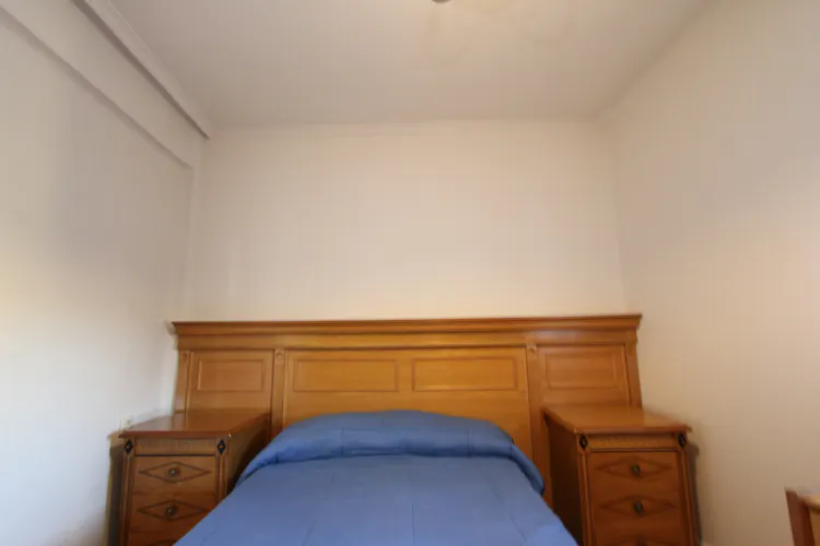 Foto de dormitorio en un piso en alquiler
