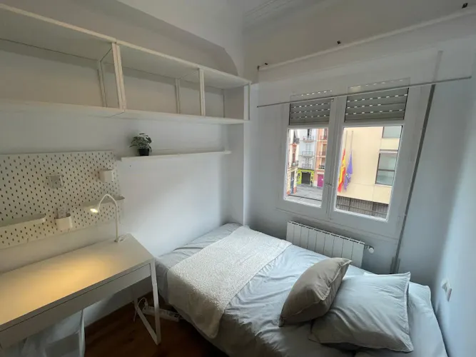 Foto de dormitorio en un piso en alquiler