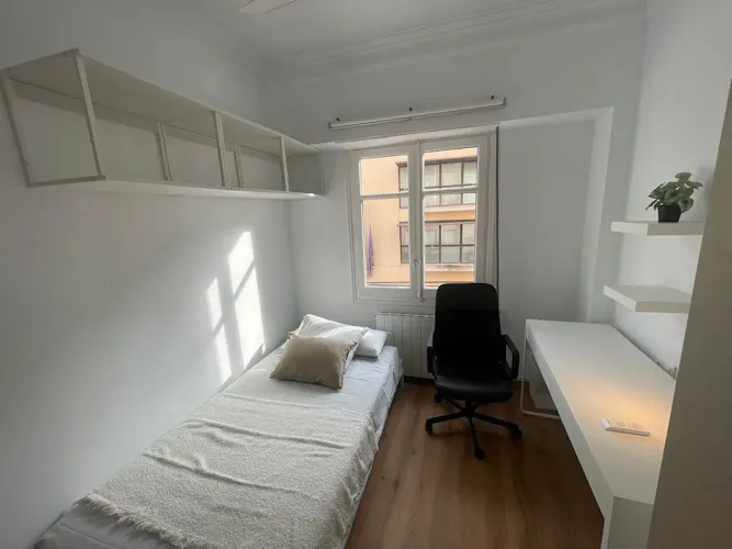 Foto de dormitorio en un piso en alquiler