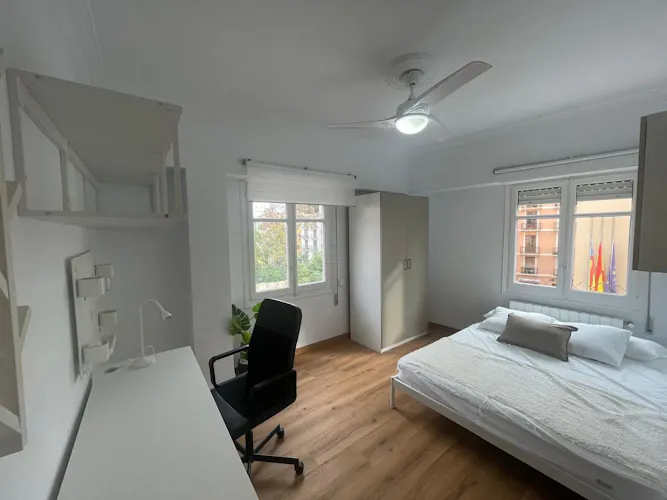 Foto de dormitorio en un piso en alquiler