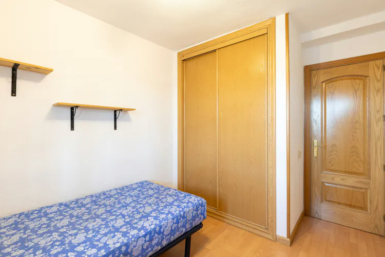 Foto de dormitorio en un piso en alquiler