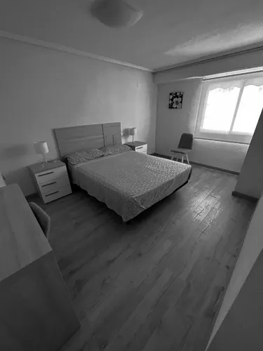 Foto de dormitorio en un piso en alquiler