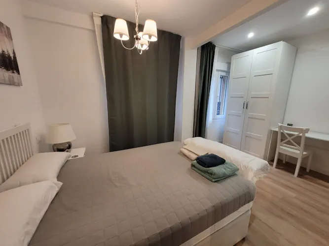 Foto de dormitorio en un piso en alquiler