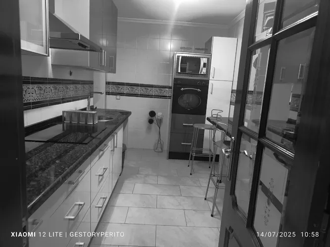 Foto de cocina en un piso en alquiler