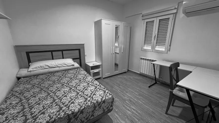 Foto de dormitorio en un piso en alquiler