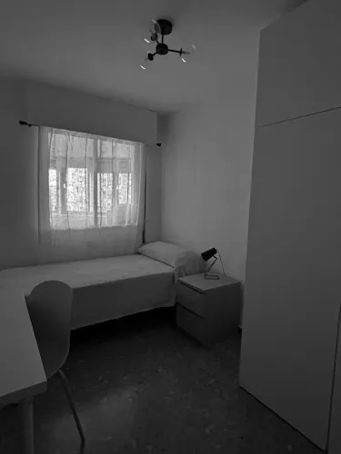 Foto de dormitorio en un piso en alquiler