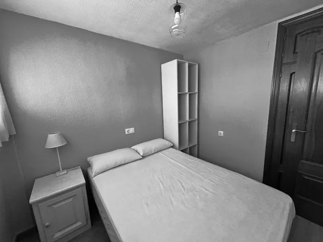 Foto de dormitorio en un piso en alquiler