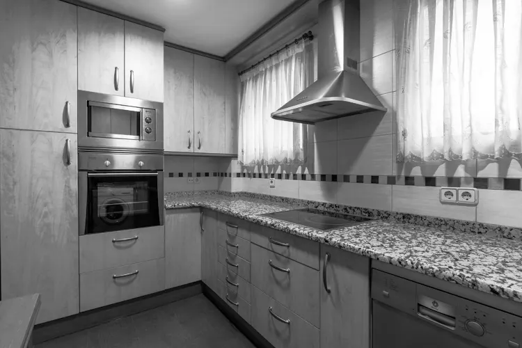 Foto de cocina en un piso en alquiler