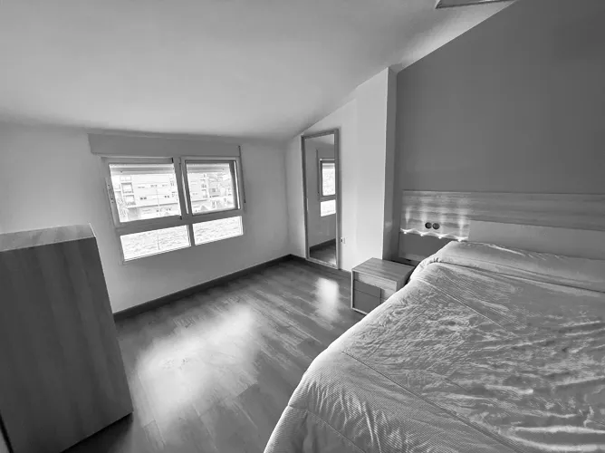 Foto de dormitorio en un piso en alquiler