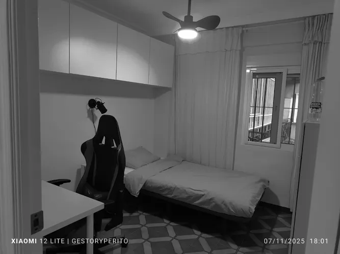 Foto de dormitorio en un piso en alquiler