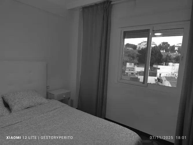 Foto de dormitorio en un piso en alquiler