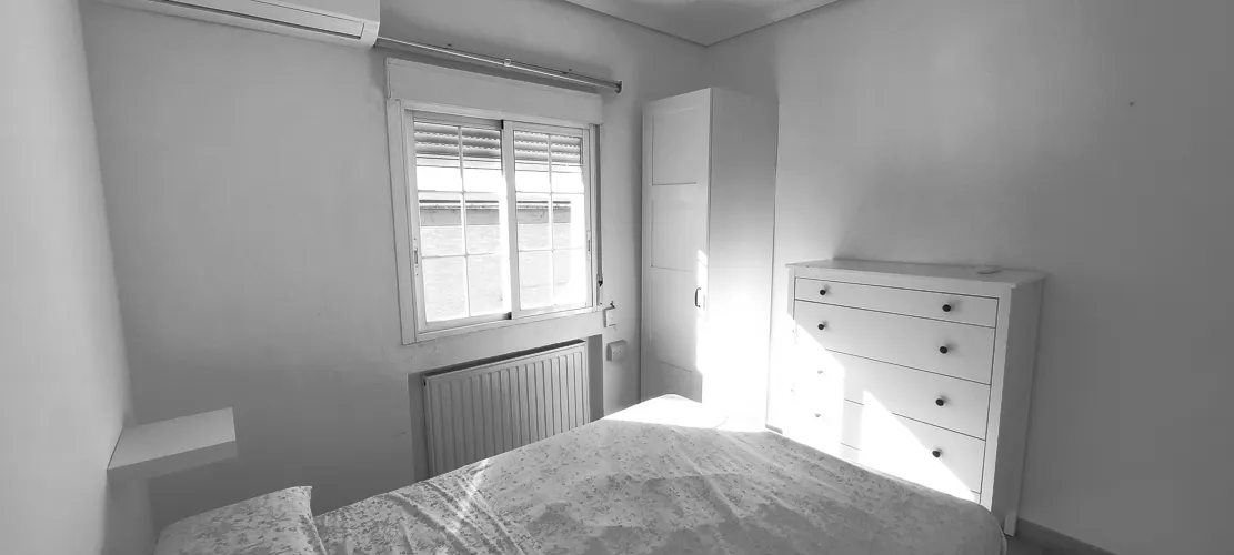 Foto de dormitorio en un piso en alquiler