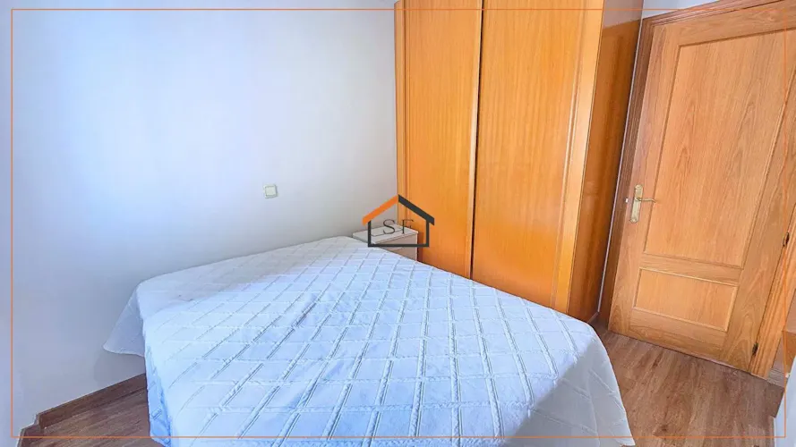 Foto de dormitorio en un piso en alquiler