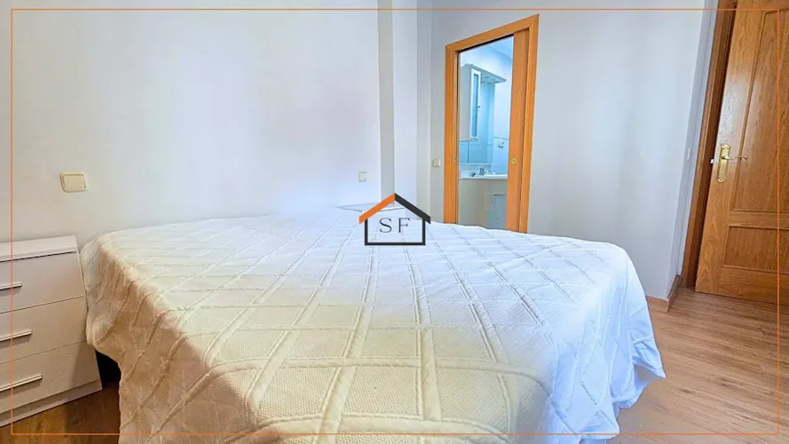 Foto de dormitorio en un piso en alquiler