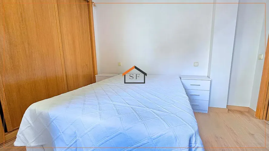 Foto de dormitorio en un piso en alquiler