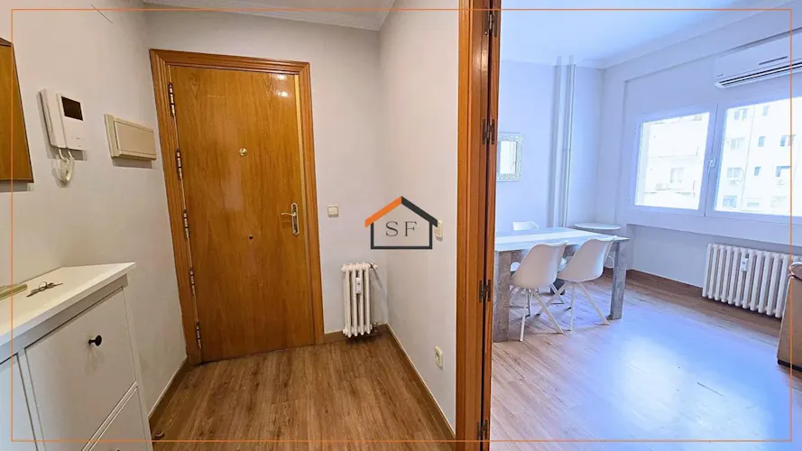 Foto de pasillo en un piso en alquiler