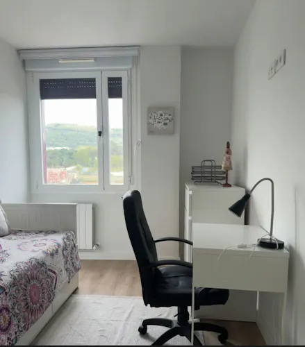 Foto de dormitorio en un piso en alquiler