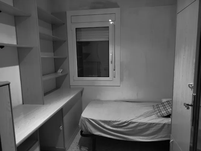 Foto de dormitorio en un piso en alquiler