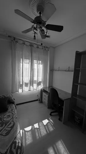 Foto de dormitorio en un piso en alquiler