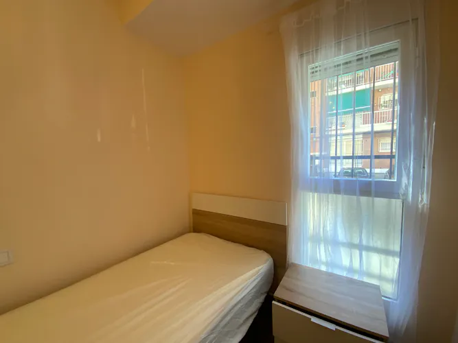 Foto de dormitorio en un piso en alquiler