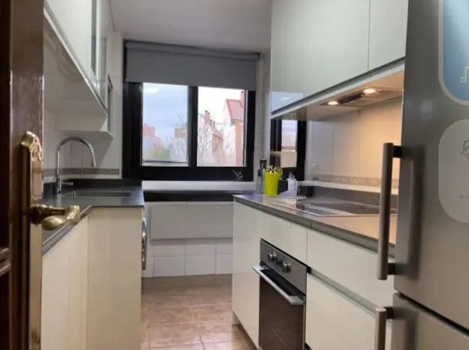 Foto de cocina en un piso en alquiler