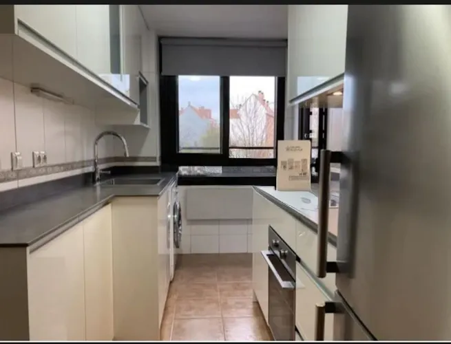 Foto de cocina en un piso en alquiler