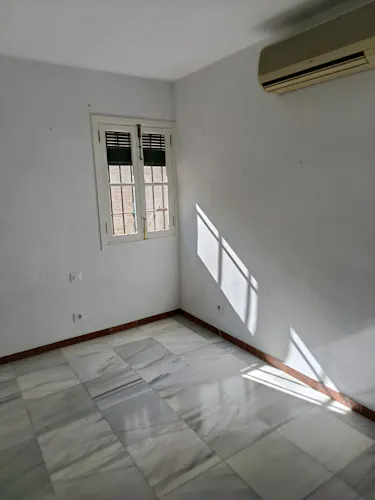 Foto de dormitorio en un piso en alquiler