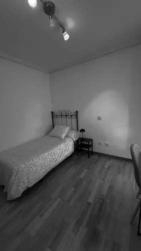 Foto de dormitorio en un piso en alquiler