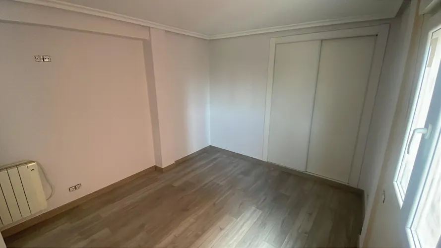 Foto de dormitorio en un piso en alquiler