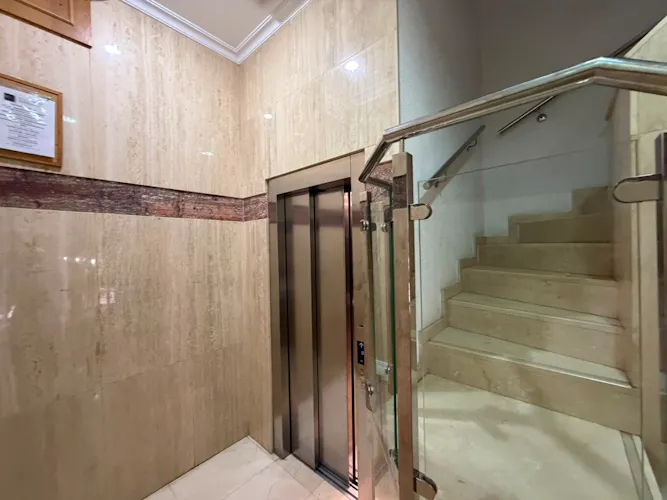 Foto de ascensores en un piso en alquiler