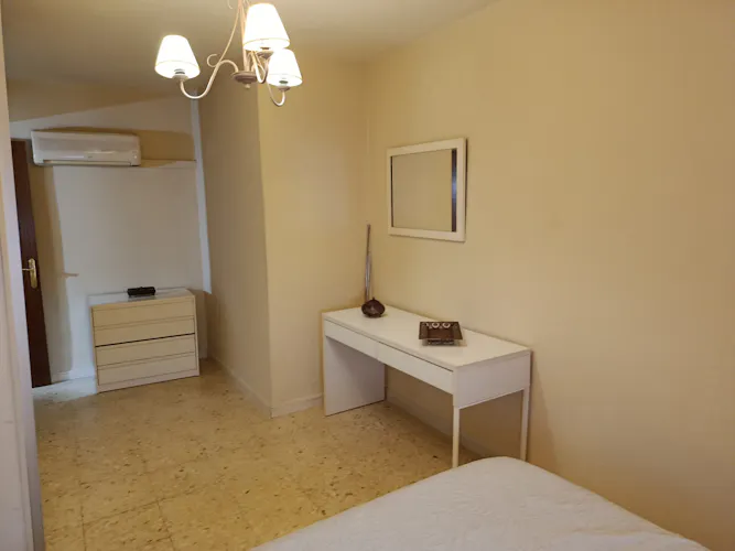 Foto de dormitorio en un piso en alquiler