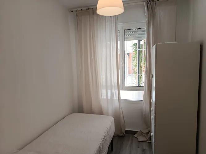 Foto de dormitorio en un piso en alquiler