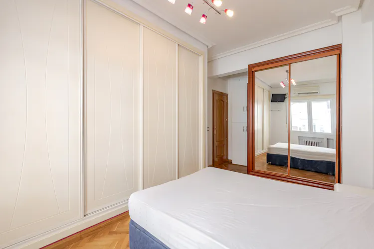 Foto de dormitorio en un piso en alquiler