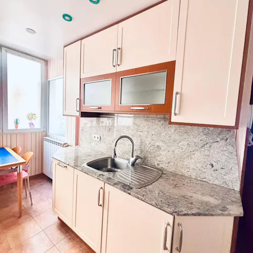 Foto de cocina en un piso en alquiler