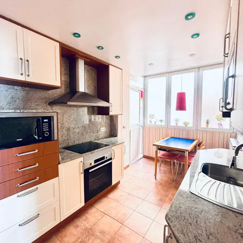 Foto de cocina en un piso en alquiler