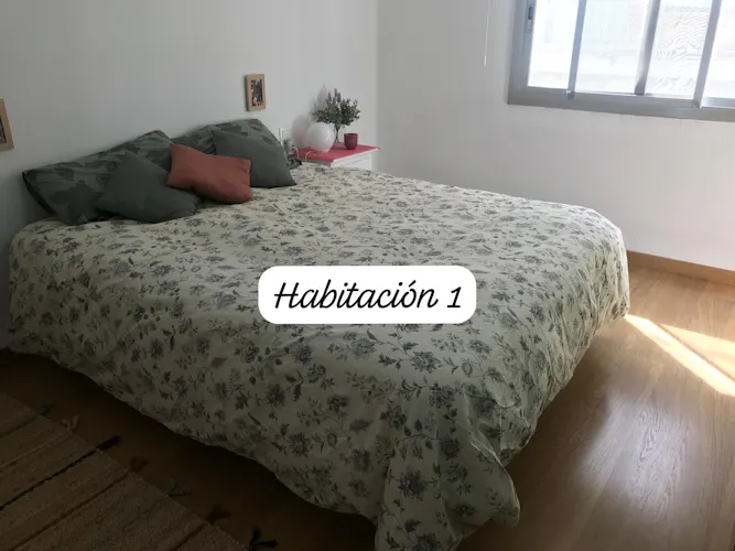 Foto de dormitorio en un piso en alquiler