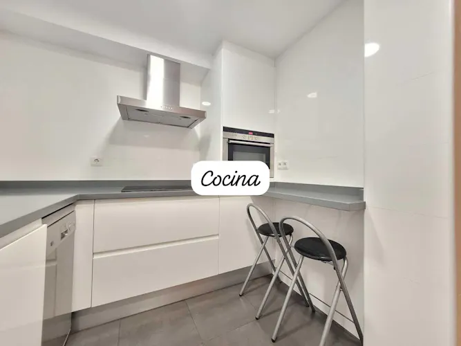 Foto de cocina en un piso en alquiler