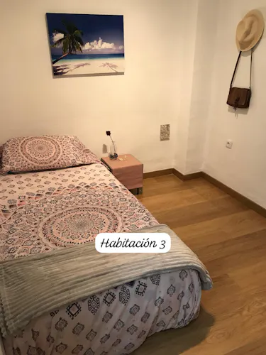 Foto de dormitorio en un piso en alquiler